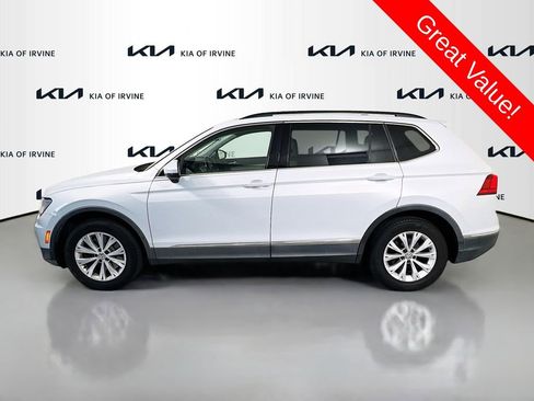 Used 2018 Volkswagen Tiguan SE w/ Panoramic Sunroof Package FWD image 4