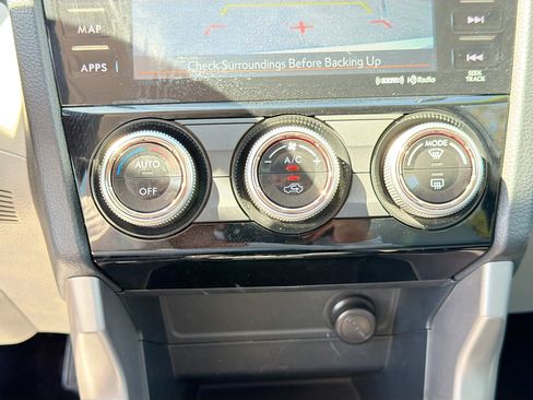 Used 2017 Subaru Forester 2.5i Limited image 31