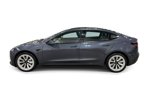 Certified 2023 Tesla Model 3 Standard Range RWD image 3