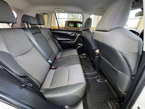 Used 2023 Toyota RAV4 XLE AWD/4WD image 53