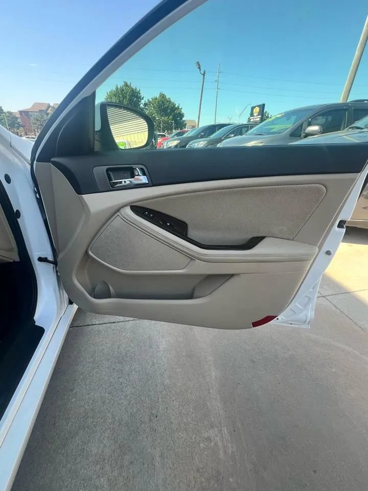Used 2012 Kia Optima EX FWD image 26