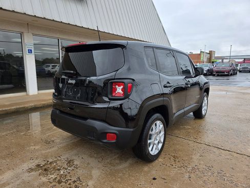 Used 2023 Jeep Renegade Latitude image 8