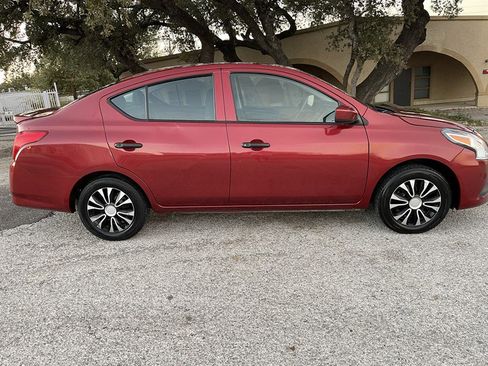 Used 2019 Nissan Versa S Plus image 6