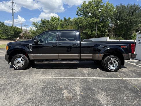 Used 2017 Ford F350 King Ranch w/ FX4 Off-Road Package image 2
