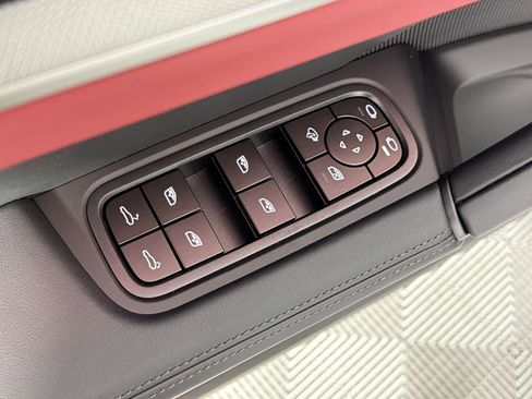 Used 2026 Porsche Cayenne image 13