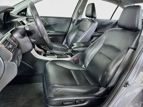 Used 2016 Honda Accord Touring image 8