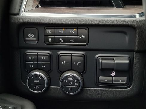 Certified 2025 Chevrolet Tahoe Z71 w/ Z71 Off-Road Package image 29