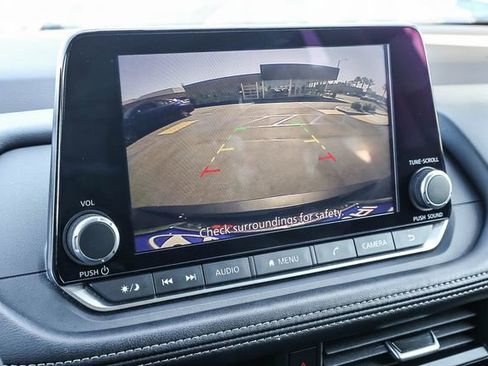 Used 2023 Nissan Rogue SV image 27