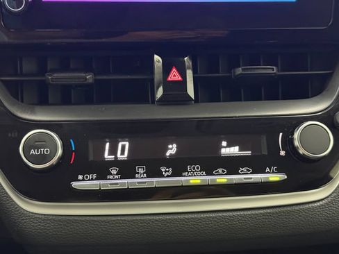 Used 2025 Toyota Corolla LE FWD image 17