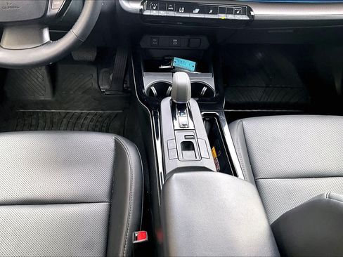 Certified 2024 Toyota Prius XLE FWD image 17