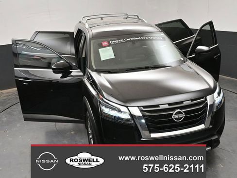 Certified 2025 Nissan Pathfinder SL image 25