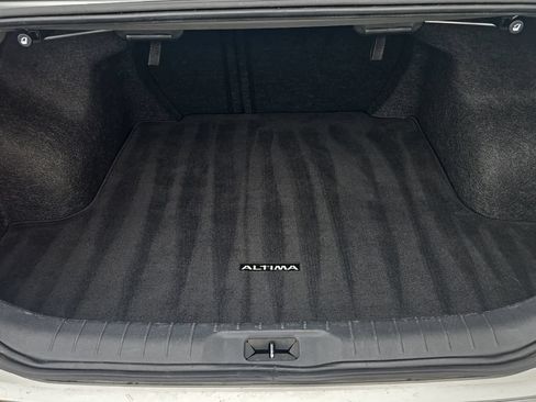 Used 2024 Nissan Altima 2.5 SV FWD image 31