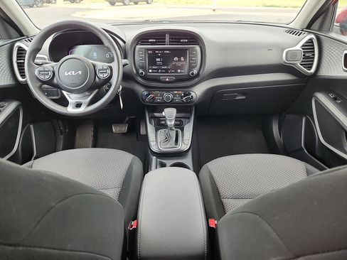 Used 2024 Kia Soul LX w/ Option Group 015 FWD image 11