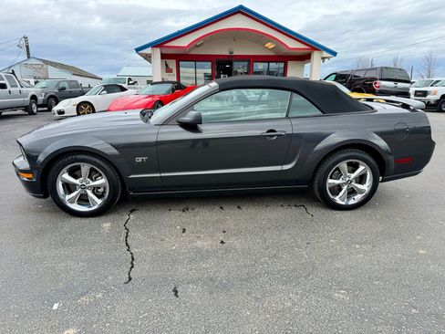 Used 2008 Ford Mustang GT RWD image 2