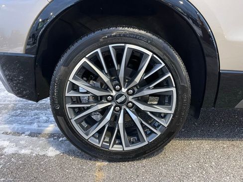 Used 2024 Cadillac XT4 Sport image 11