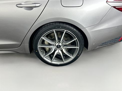 Used 2025 Genesis G70 2.5T RWD image 11
