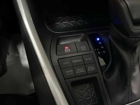 New 2025 Toyota RAV4 XLE image 22