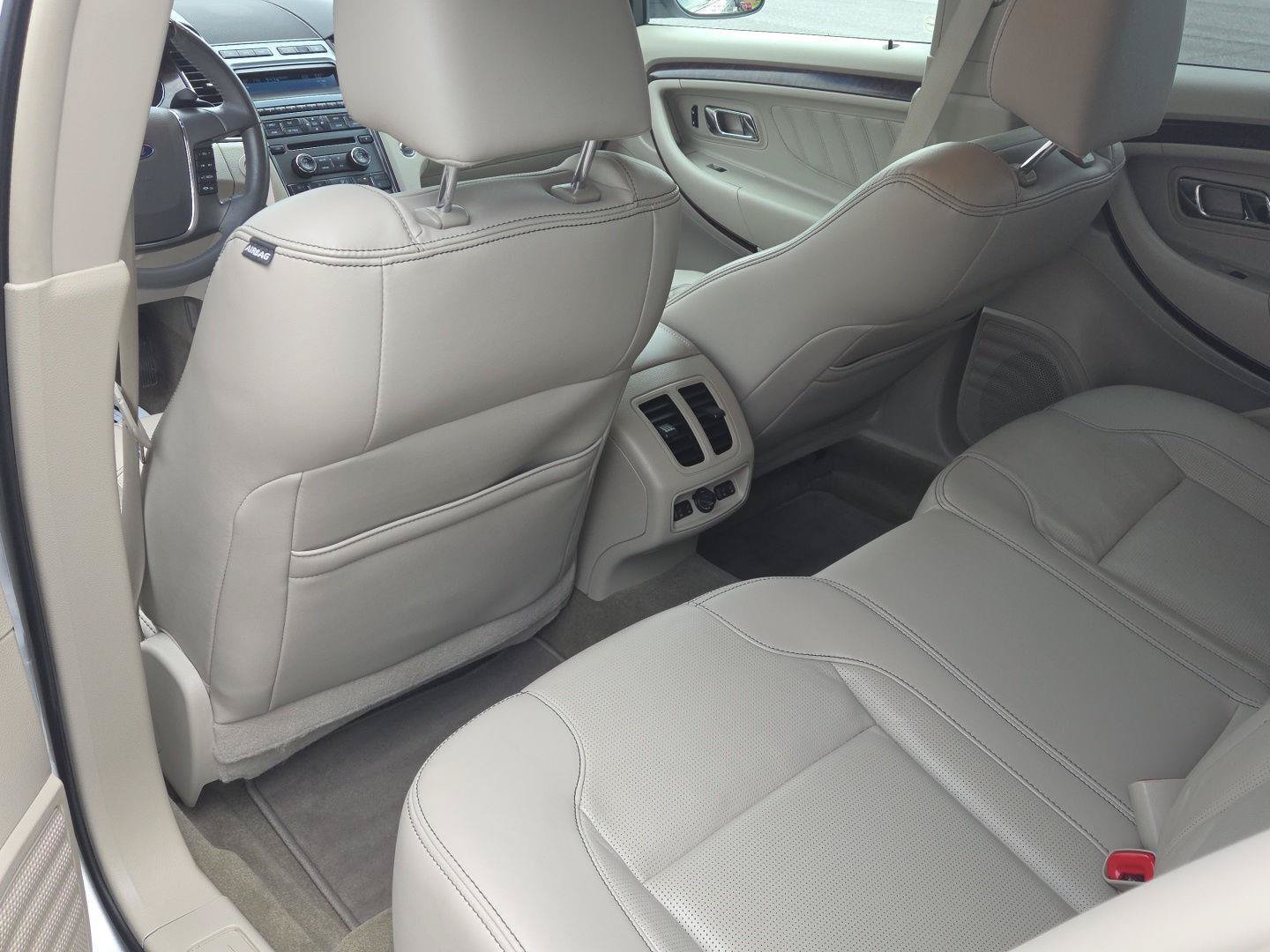Used 2012 Ford Taurus Limited AWD/4WD image 12