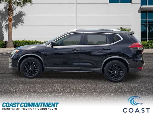 Used 2018 Nissan Rogue SV FWD image 3