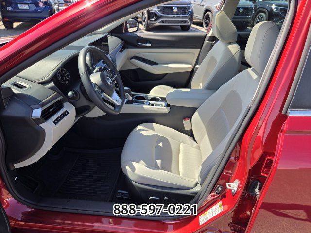 Used 2024 Nissan Altima 2.5 SV w/ SV Premium Package FWD image 10