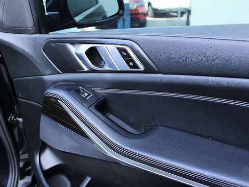 Used 2020 BMW X5 sDrive40i w/ Convenience Package image 32