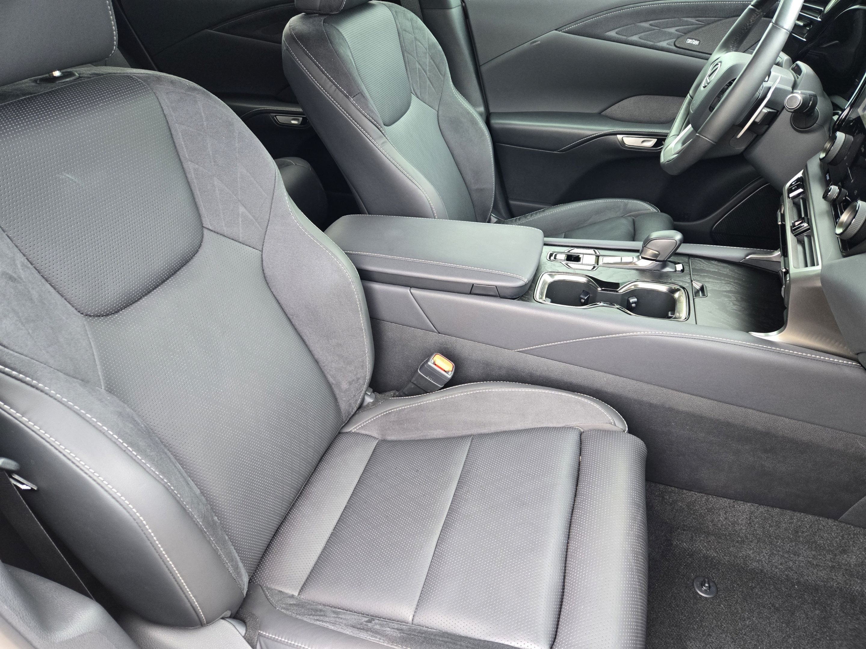 Used 2025 Lexus RX 350 FWD w/ Convenience Package image 10