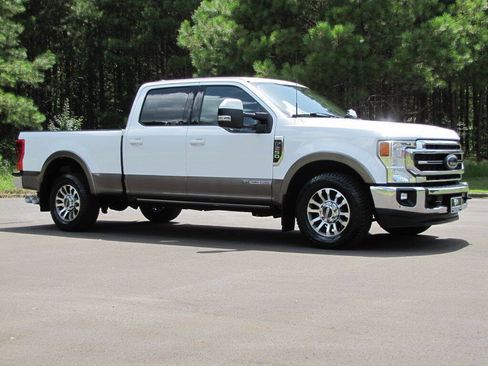 Used 2022 Ford F250 Lariat w/ Lariat Value Package image 3
