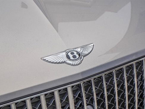 Certified 2024 Bentley Bentayga Extended Wheelbase image 6