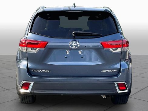 Used 2019 Toyota Highlander Limited Platinum AWD/4WD image 4
