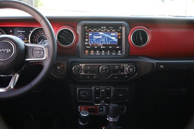 Used 2023 Jeep Wrangler Unlimited Rubicon AWD/4WD image 29