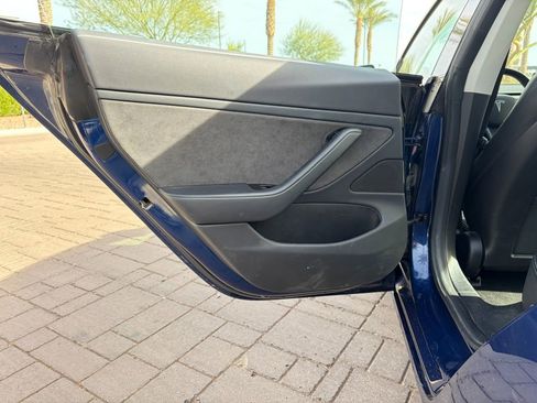 Used 2018 Tesla Model 3 Long Range image 9
