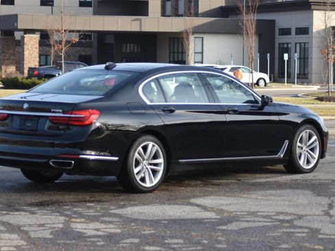 Used 2016 BMW 750i xDrive image 4