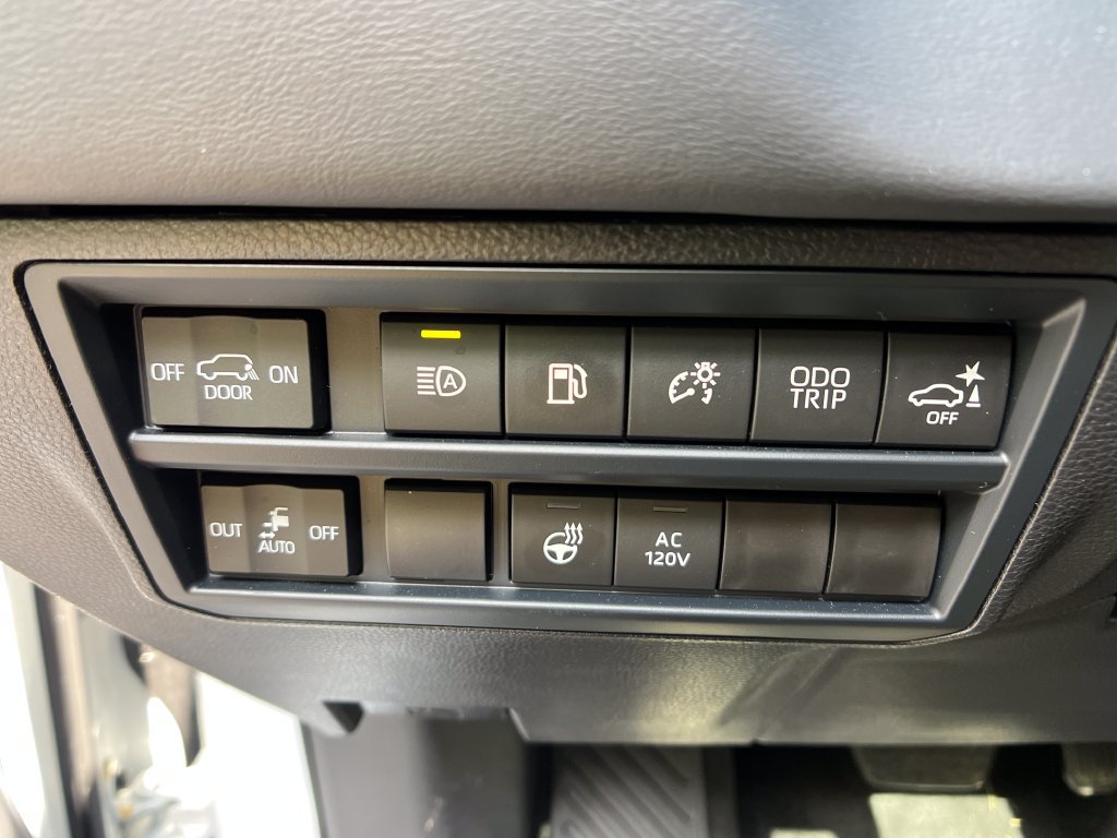 Used 2026 Toyota Sequoia Platinum AWD/4WD image 30