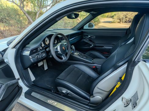 Used 2015 Porsche 911 GT3 RWD image 6