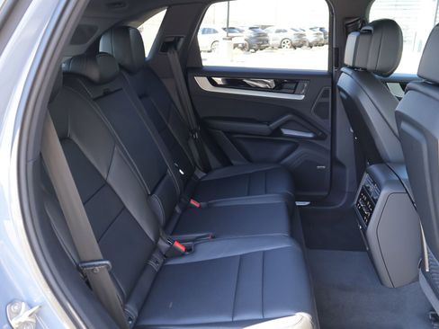New 2026 Porsche Cayenne image 24