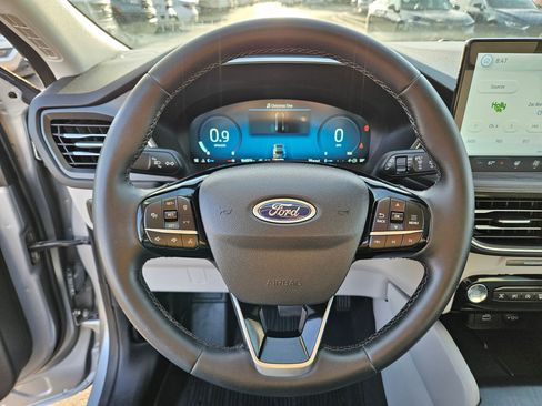 Used 2023 Ford Escape Platinum image 19