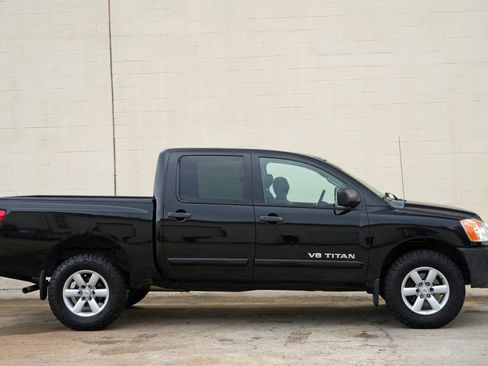 Used 2012 Nissan Titan SV w/ SV Value Truck Pkg AWD/4WD image 44