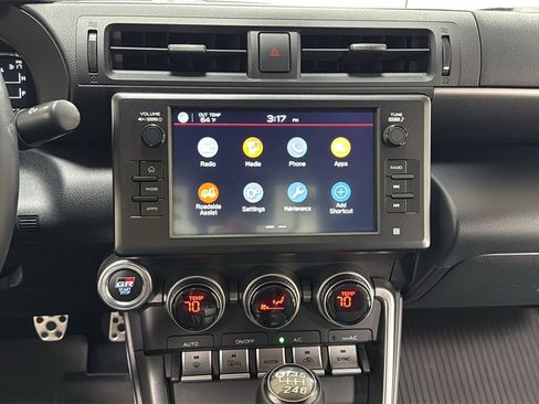 Used 2024 Toyota GR86 Premium image 10