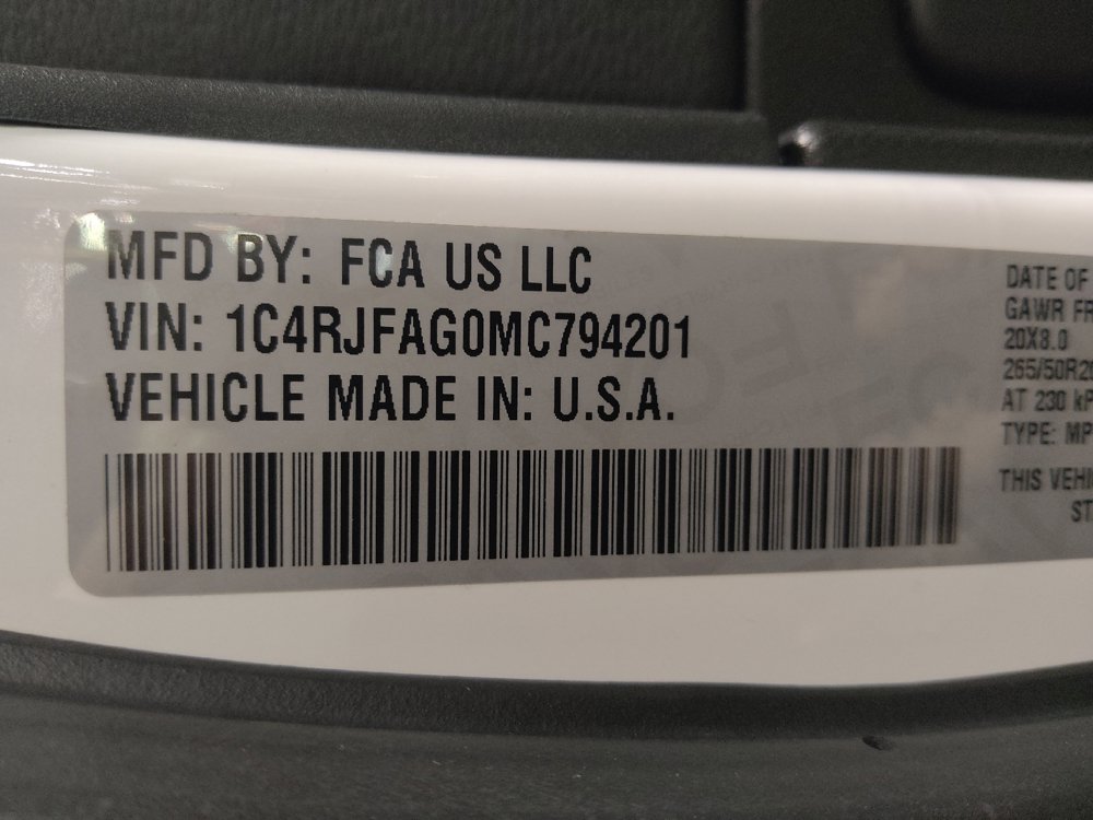 Used 2021 Jeep Grand Cherokee Laredo X AWD/4WD image 33