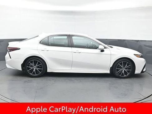 Used 2024 Toyota Camry SE image 8