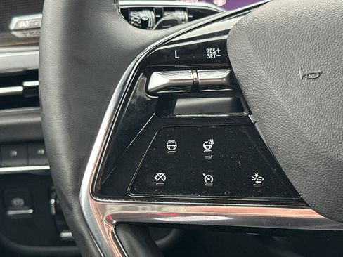 Certified 2025 Cadillac Escalade Premium Luxury image 37