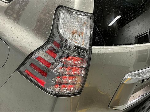 Used 2022 Lexus GX 460 Premium image 33