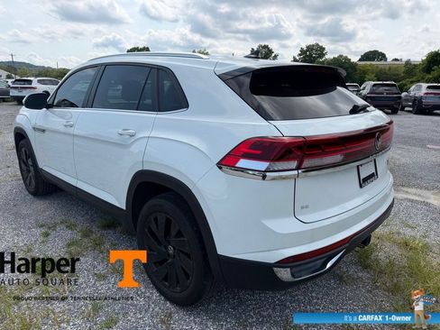 Used 2024 Volkswagen Atlas Cross Sport SE w/ Black Wheel Package FWD image 3
