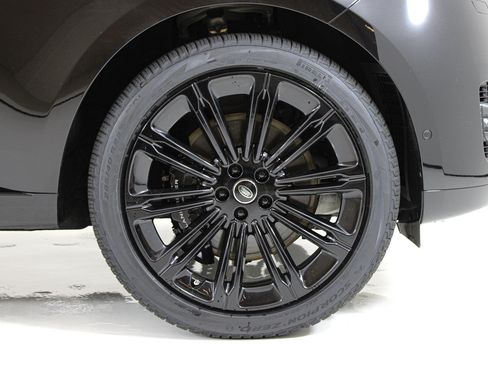Used 2025 Land Rover Range Rover Long Wheelbase Autobiography AWD/4WD image 15