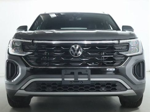 Used 2024 Volkswagen Atlas Cross Sport SE AWD/4WD image 5
