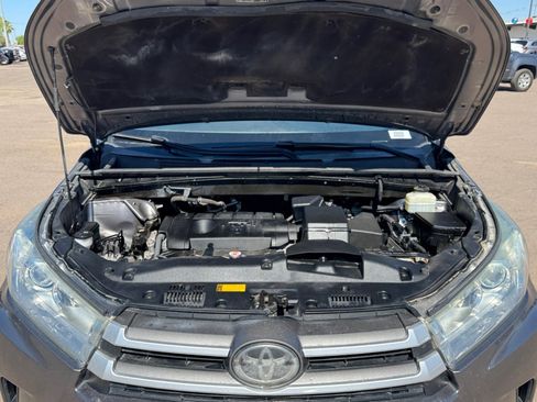 Used 2018 Toyota Highlander LE FWD image 20
