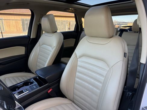 Used 2020 Ford Edge SEL w/ Cold Weather Package image 12