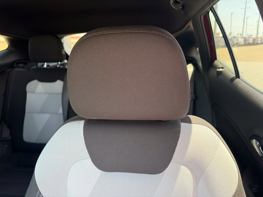 Used 2025 Chevrolet Trax RS w/ Driver Confidence Package FWD image 15