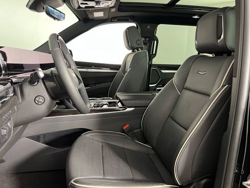 Used 2025 Cadillac Escalade Premium Luxury image 23