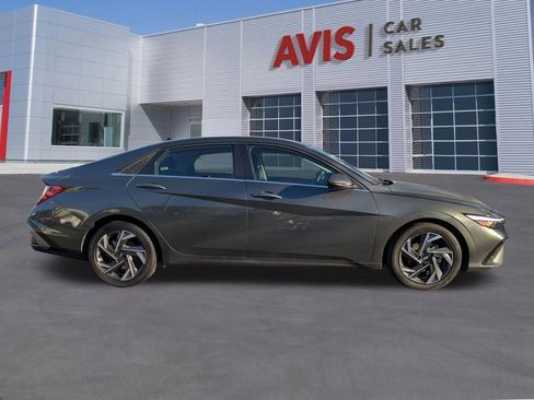 Used 2025 Hyundai Elantra SEL image 7